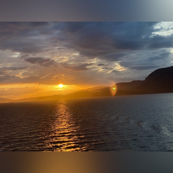 Meet your Posher, Emily - Picture 1 of 1